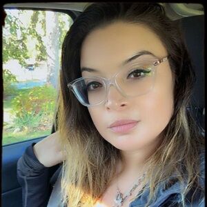 Meet your Posher, Marie